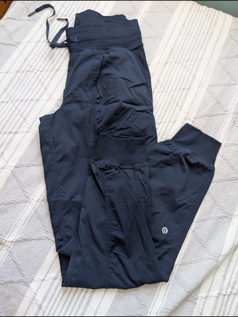 lululemon athletica Dance Studio HR Jogger In True Navy Size 4